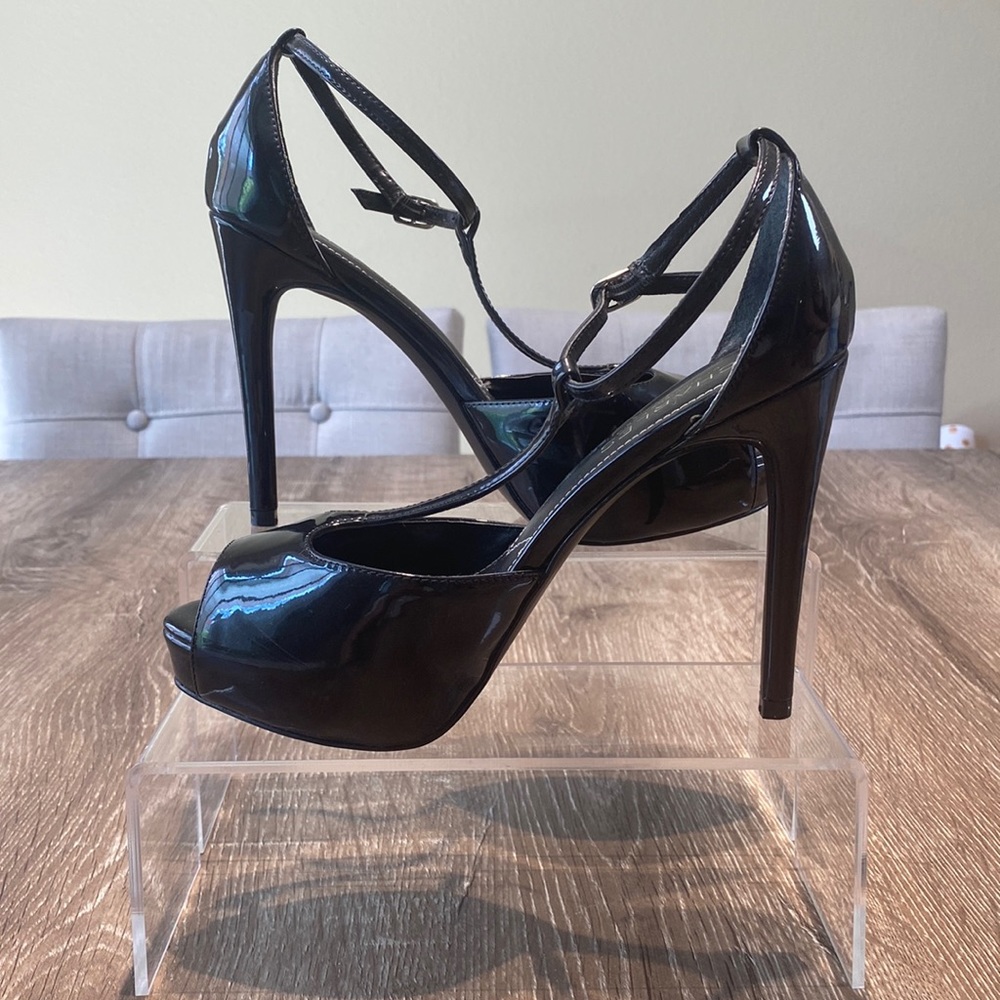 Charles David 4.5 inch heels, slightly used in great condition